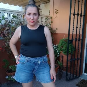 Pantalón Corto Tachuelas Zara